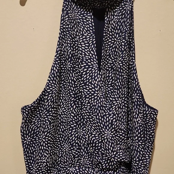 ❤️ PARKER HALTER FIT & FLARE DRESS IN NAVY WHITE PEBBLE DOT, MEDIUM - Picture 8 of 10